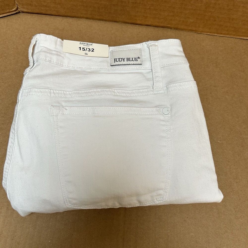 Judy Blue NWT Skinny Fit White Non Distressed Jeans Size 15/32 Style #8460